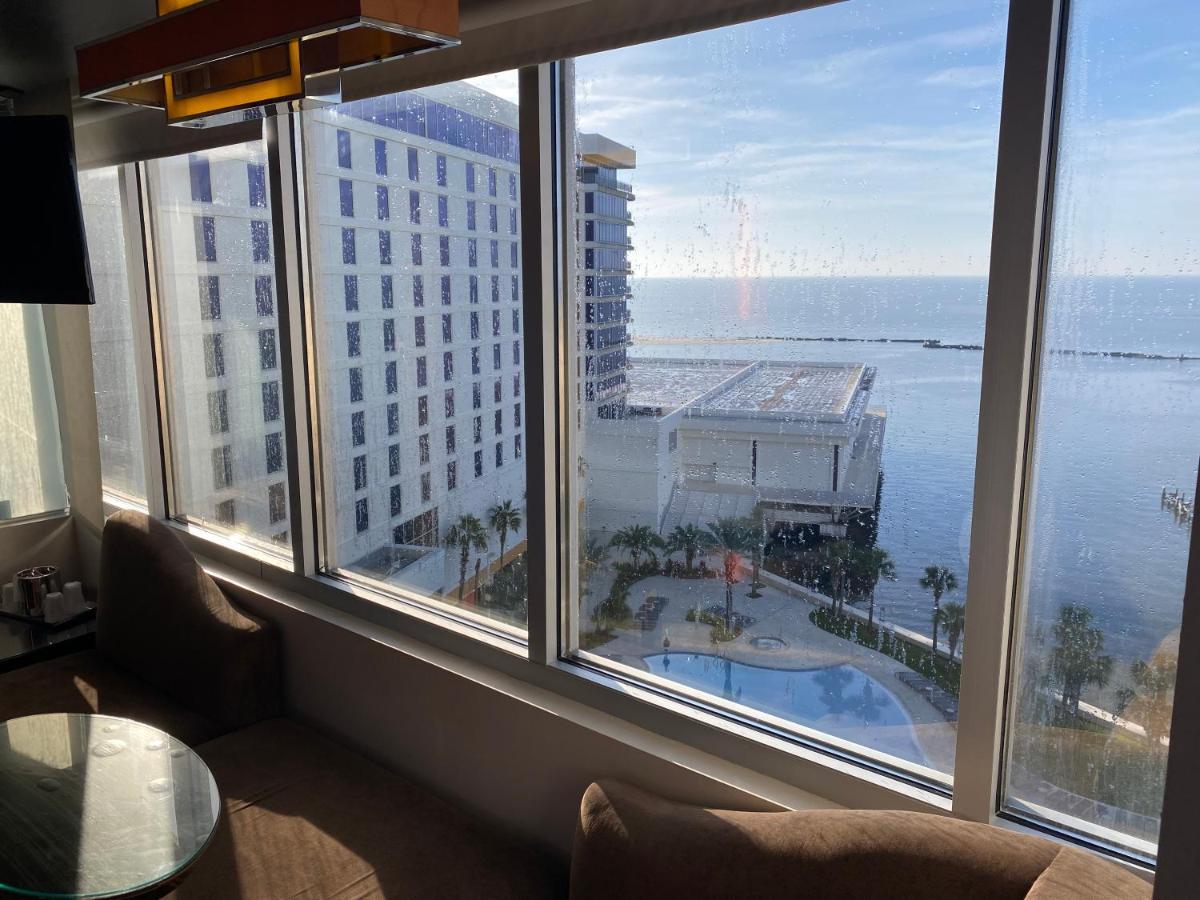 King Nonsmoking Platinum Tower View