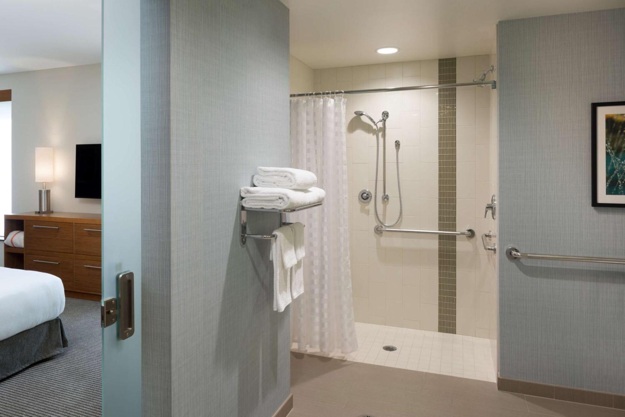 King Room Accessible Tub Disability Access