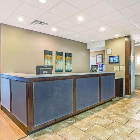 La Quinta By Wyndham Biloxi-3