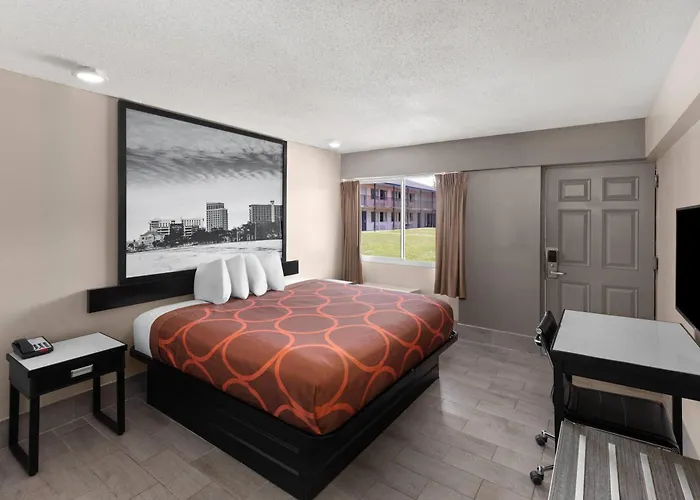 Super 8 By Wyndham Biloxi Motel