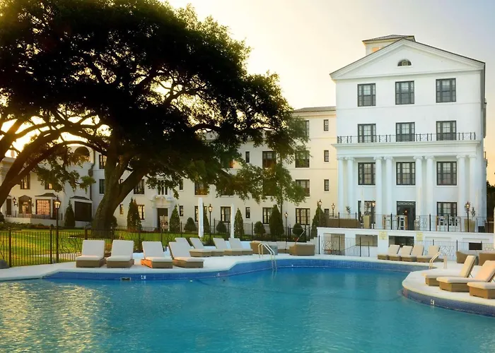Biloxi HotelsWhite House
